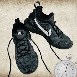Nike Women's Size 7 Duel Racer Athletic Shoes /  Sneakers I EUC